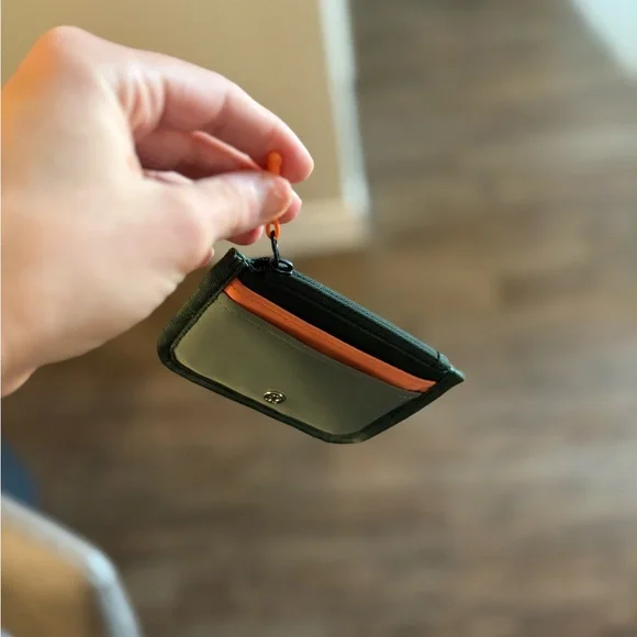 Lululemon True Identity Card Case - Picture 3 of 5